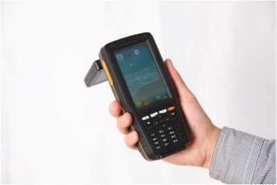 Разница между технологией сканирования RFID и обычной технологией штрих-кодирования.