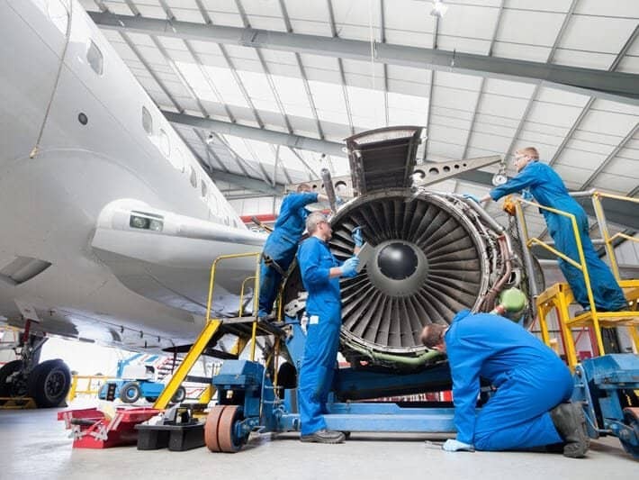 Технологии набирают обороты: RFID и QR-коды в управлении авиационным оборудованием.