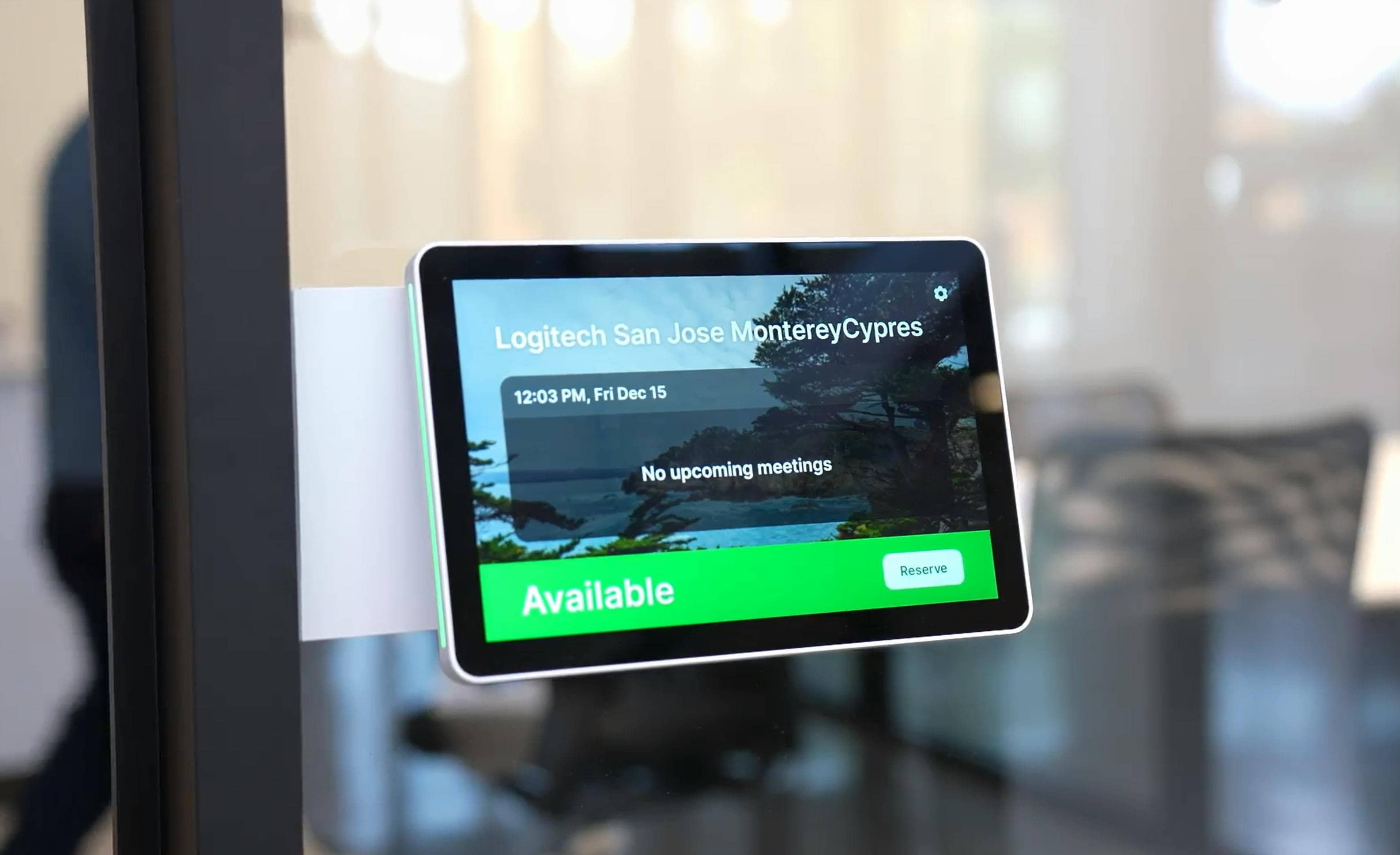 «Умный офис» с поддержкой RFID: оптимизация совещаний и управления активами.