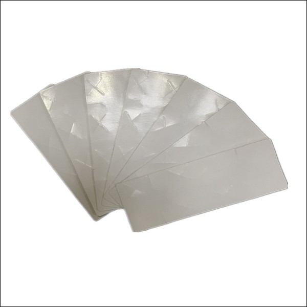 RFID-метка дальнего действия UHF с протоколом ISO-18000 6C GEN2 для лобового стекла автомобиля.