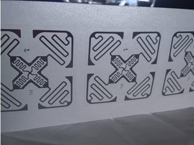 Бумажные UHF RFID-метки Monza 4E для термопринтера, работающие в диапазоне частот 860-960 МГц.