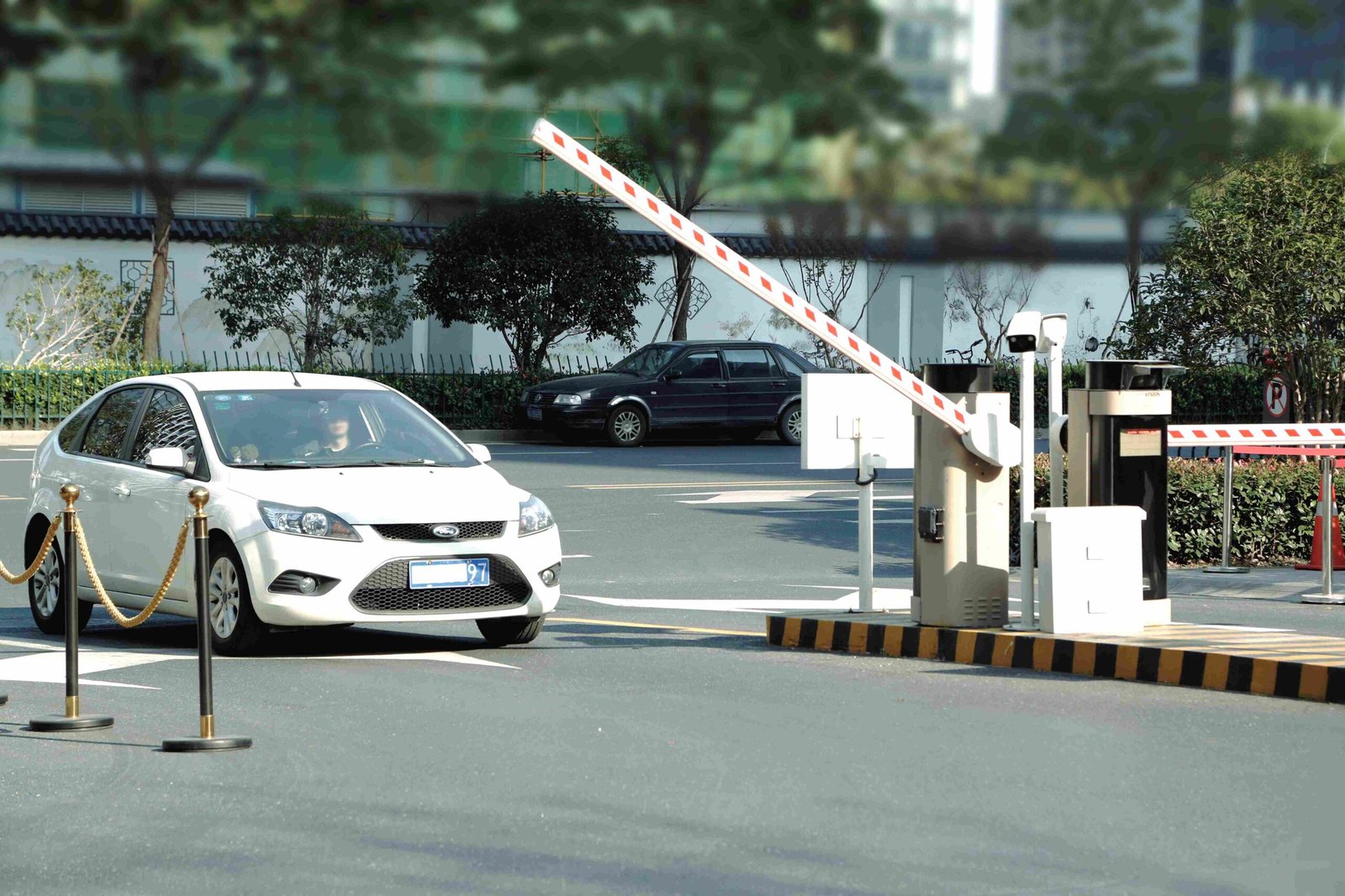 Почему технология UHF RFID меняет системы учета рабочего времени и контроля доступа транспортных средств